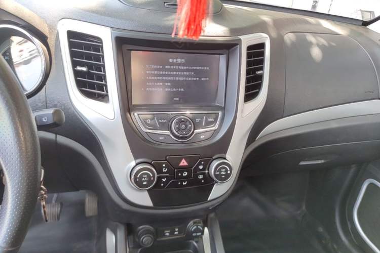 Used CHANGAN CS35 2015 1.6L Manual Luxury Model China IV Standard Audio And AC Panel