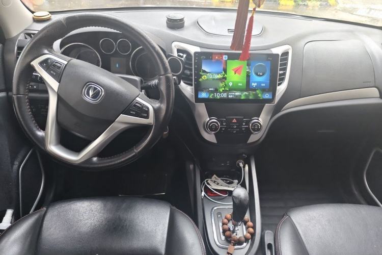 Used CHANGAN CS35 2015 1.6L Automatic Luxury Model China IV Standard Center Console