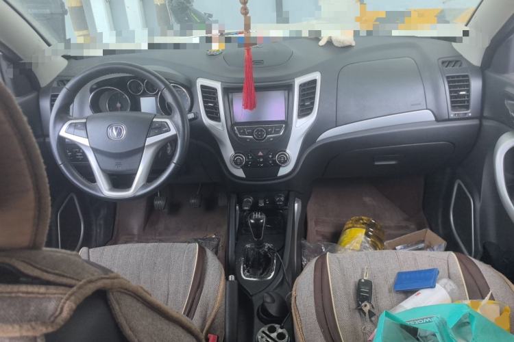 Used CHANGAN CS35 2015 1.6L Manual Luxury Model China IV Standard Center Console
