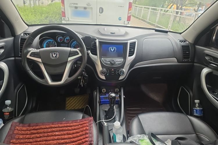 Used CHANGAN CS35 2015 1.6L Manual Luxury Model China IV Standard Center Console