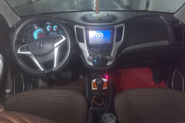 Used CHANGAN CS35 2015 1.6L Manual Luxury Model China V Standard Center Console