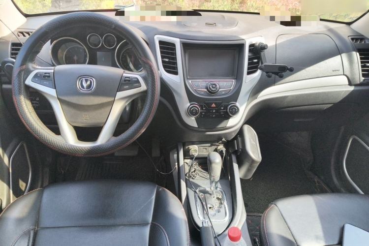 Used CHANGAN CS35 2015 1.6L Automatic Prestige Model China V Standard Center Console