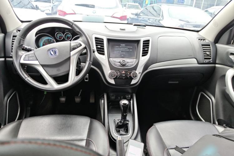 Used CHANGAN CS35 2015 1.6L Manual Luxury Model China V Standard Center Console