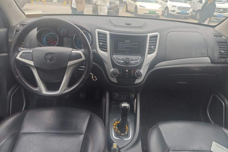 Used CHANGAN CS35 2015 1.6L Manual Comfort Model China V Standard Center Console