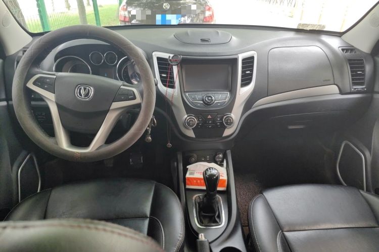 Used CHANGAN CS35 2015 1.6L Manual Luxury Model China V Standard Center Console