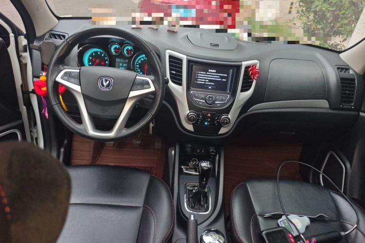 Used CHANGAN CS35 2015 1.6L Manual Luxury Model China IV Standard Center Console