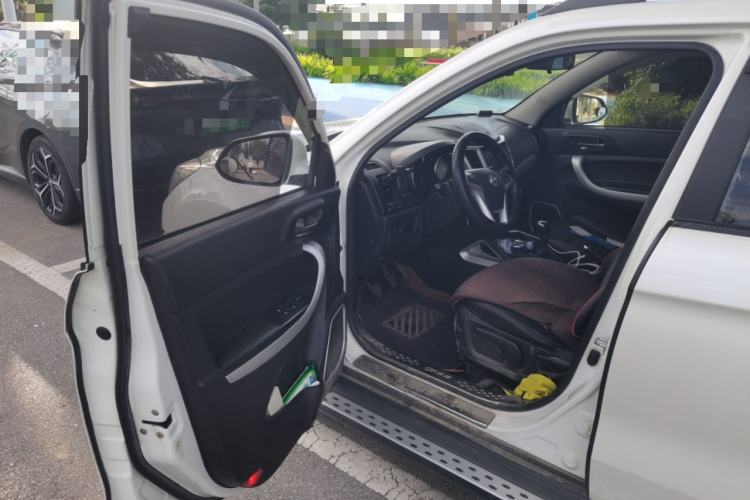 Used CHANGAN CS35 2015 1.6L Manual Luxury Model China IV Standard Driver Seat