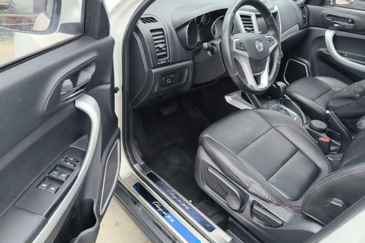 Used CHANGAN CS35 2015 1.6L Automatic Luxury Model China V Standard Driver Seat