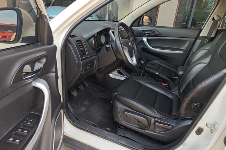 Used CHANGAN CS35 2015 1.6L Manual Luxury Model China IV Standard Driver Seat