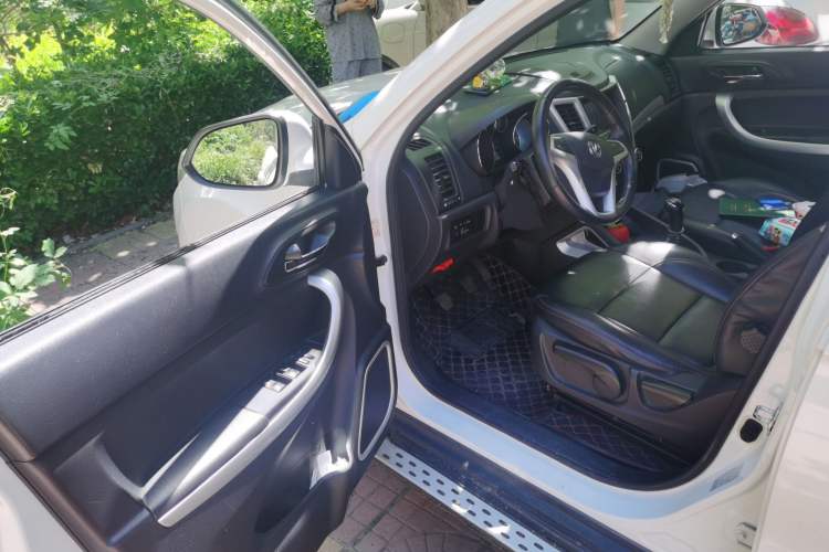 Used CHANGAN CS35 2015 1.6L Manual Luxury Model China IV Standard Driver Seat