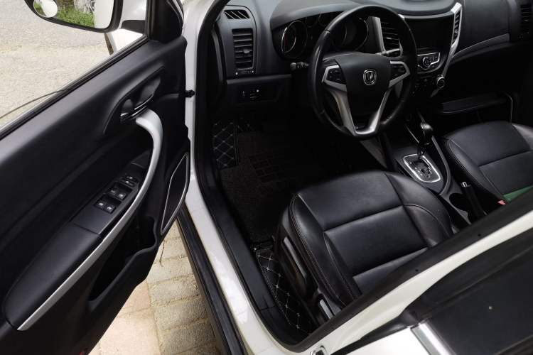 Used CHANGAN CS35 2015 1.6L Automatic Luxury Model China IV Standard Driver Seat