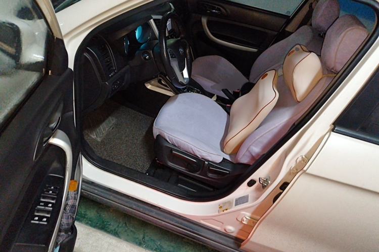 Used CHANGAN CS35 2015 1.6L Automatic Luxury Model China IV Standard Driver Seat