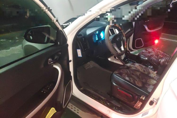 Used CHANGAN CS35 2015 1.6L Automatic Luxury Model China IV Standard Driver Seat