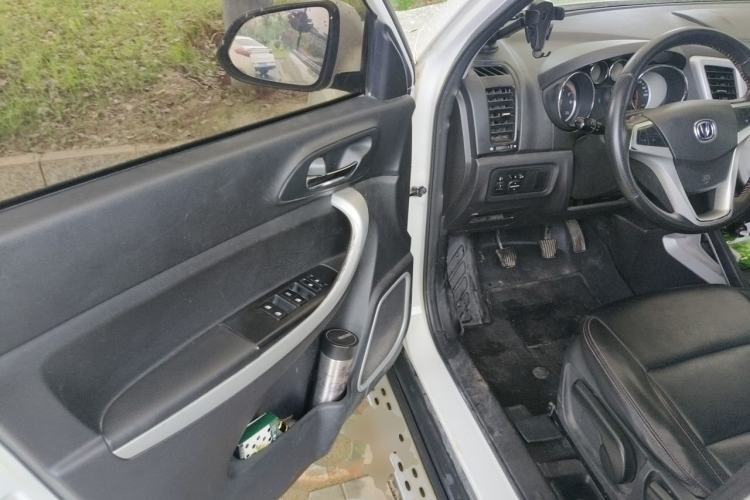 Used CHANGAN CS35 2015 1.6L Manual Luxury Model China IV Standard Driver Seat