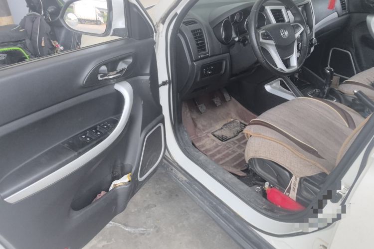 Used CHANGAN CS35 2015 1.6L Manual Luxury Model China IV Standard Driver Seat
