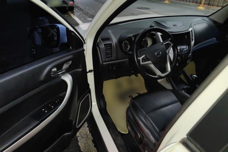 Used CHANGAN CS35 2015 1.6L Manual Luxury Model China IV Standard Driver Seat