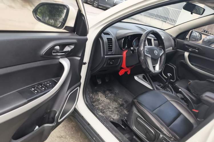 Used CHANGAN CS35 2015 1.6L Manual Luxury Model China IV Standard Driver Seat