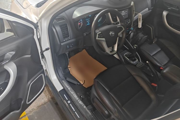 Used CHANGAN CS35 2015 1.6L Manual Luxury Model China IV Standard Driver Seat