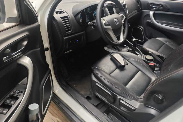Used CHANGAN CS35 2015 1.6L Manual Luxury Model China V Standard Driver Seat