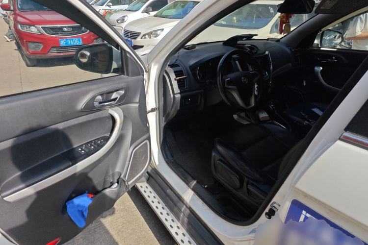 Used CHANGAN CS35 2015 1.6L Automatic Luxury Model China IV Standard Driver Seat
