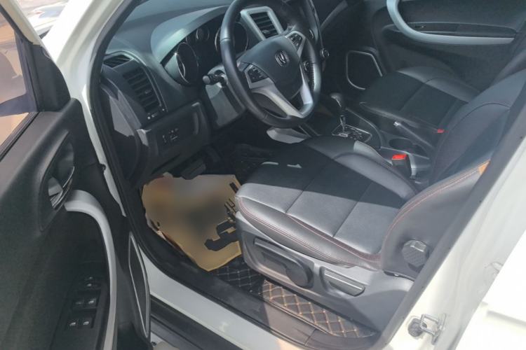 Used CHANGAN CS35 2015 1.6L Automatic Luxury Model China IV Standard Driver Seat