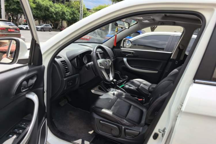 Used CHANGAN CS35 2015 1.6L Automatic Luxury Model China IV Standard Driver Seat