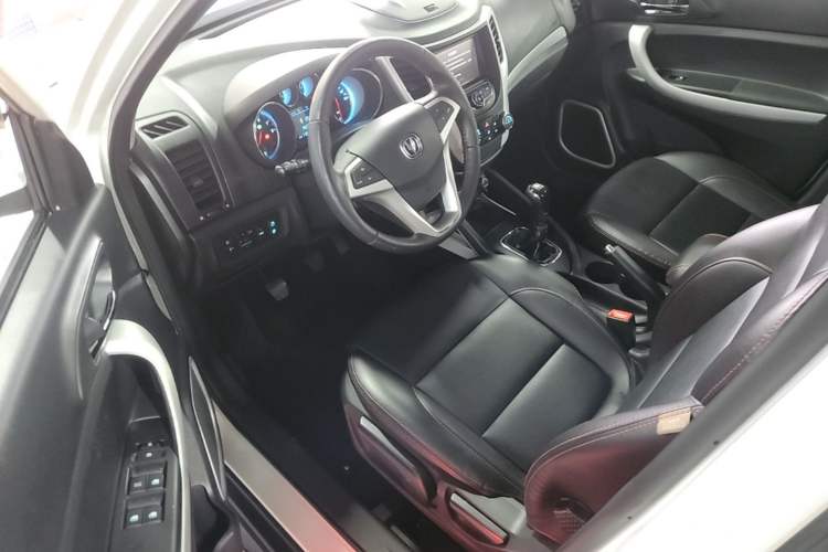 Used CHANGAN CS35 2015 1.6L Manual Luxury Model China IV Standard Driver Seat
