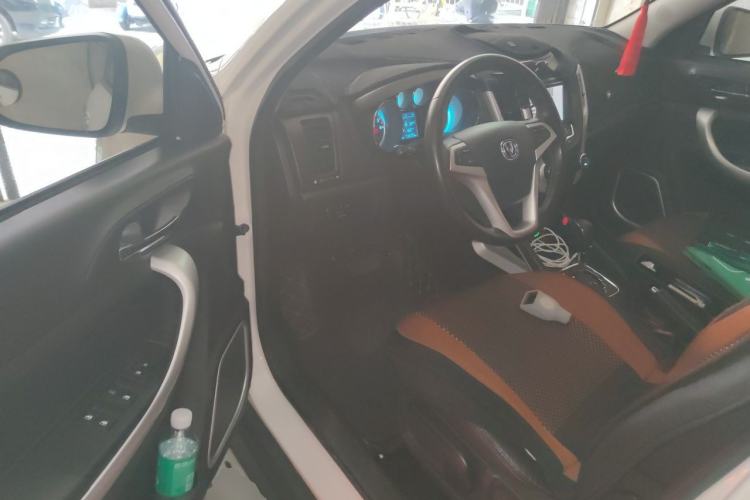 Used CHANGAN CS35 2015 1.6L Automatic Luxury Model China V Standard Driver Seat