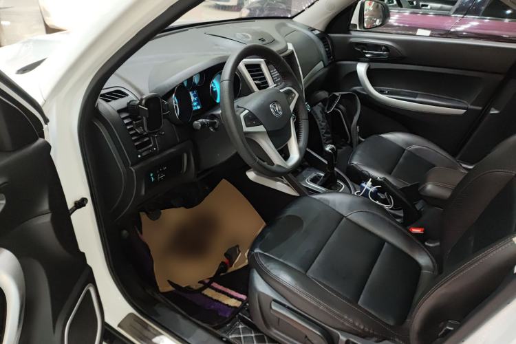 Used CHANGAN CS35 2015 1.6L Manual Luxury Model China IV Standard Driver Seat