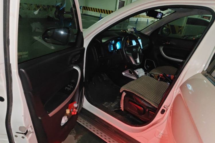 Used CHANGAN CS35 2015 1.6L Manual Luxury Model China IV Standard Driver Seat