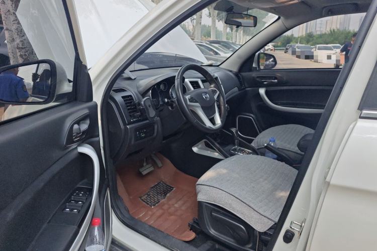 Used CHANGAN CS35 2015 1.6L Automatic Luxury Model China V Standard Driver Seat