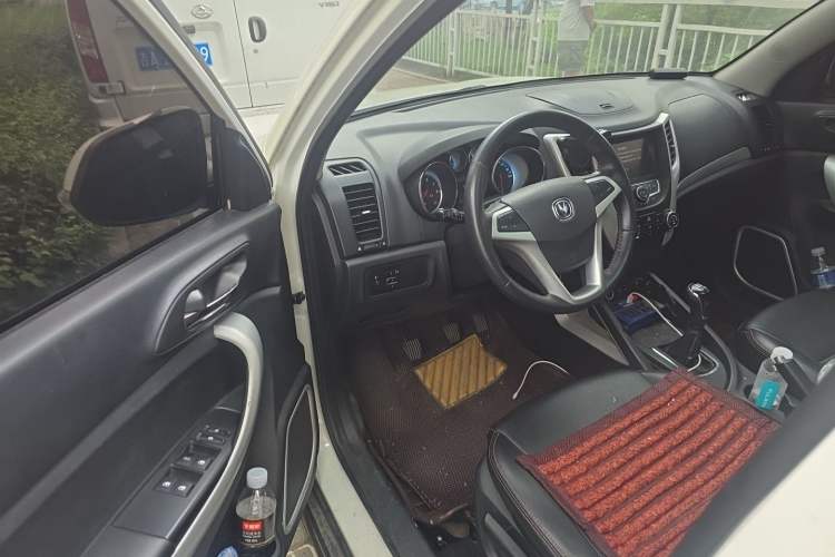 Used CHANGAN CS35 2015 1.6L Manual Luxury Model China IV Standard Driver Seat