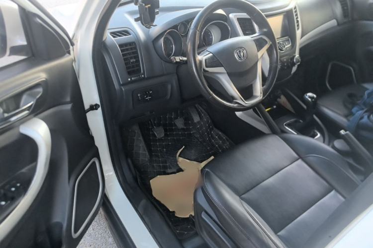 Used CHANGAN CS35 2015 1.6L Manual Luxury Model China IV Standard Driver Seat