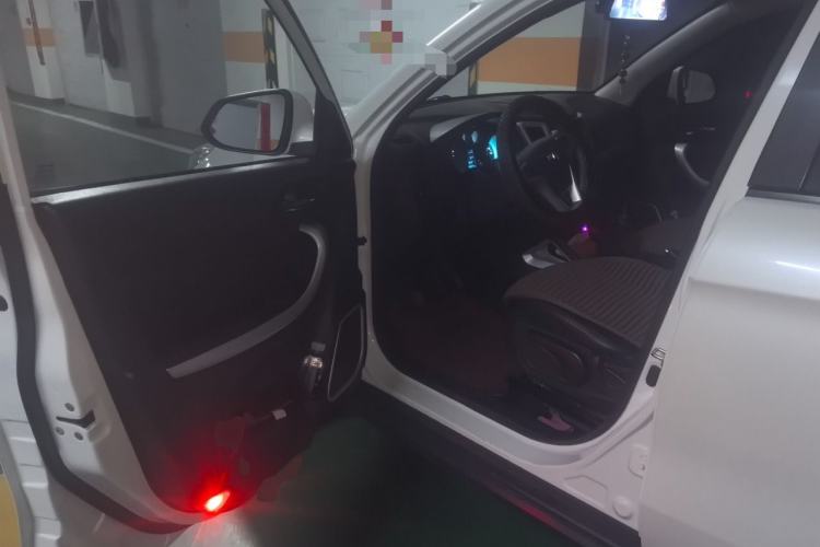 Used CHANGAN CS35 2015 1.6L Manual Luxury Model China V Standard Driver Seat