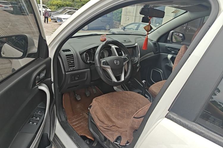 Used CHANGAN CS35 2015 1.6L Manual Luxury Model China IV Standard Driver Seat
