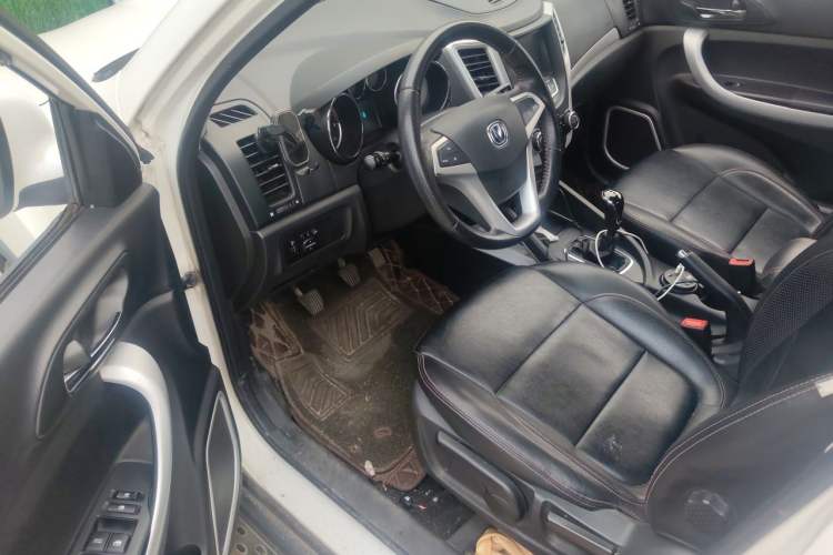 Used CHANGAN CS35 2015 1.6L Manual Luxury Model China IV Standard Driver Seat