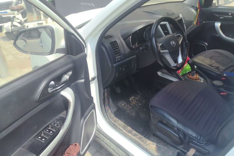 Used CHANGAN CS35 2015 1.6L Manual Luxury Model China IV Standard Driver Seat
