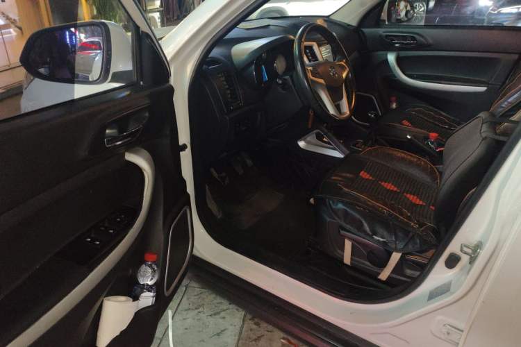Used CHANGAN CS35 2015 1.6L Manual Luxury Model China IV Standard Driver Seat
