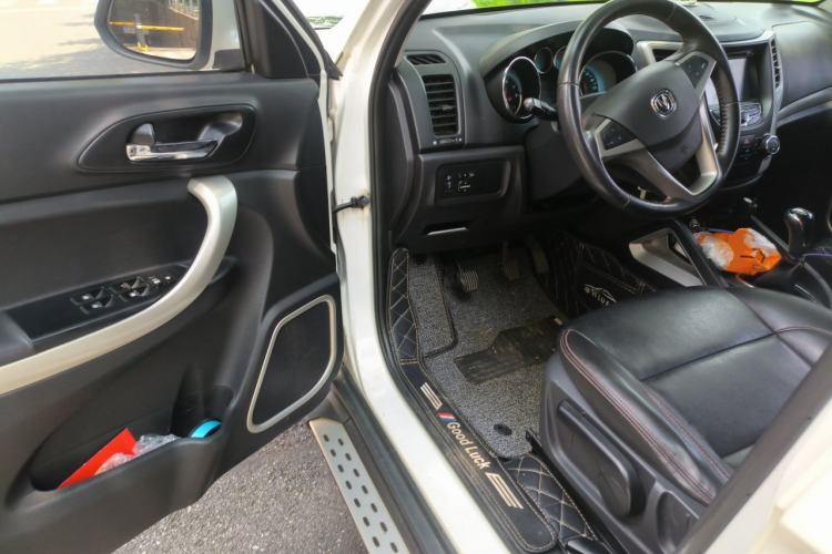 Used CHANGAN CS35 2015 1.6L Manual Luxury Model China IV Standard Driver Seat