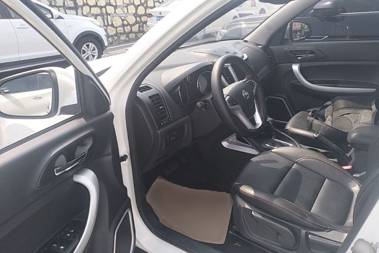 Used CHANGAN CS35 2015 1.6L Automatic Luxury Model China IV Standard Driver Seat