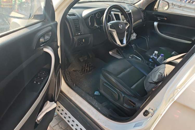 Used CHANGAN CS35 2015 1.6L Automatic Luxury Model China IV Standard Driver Seat