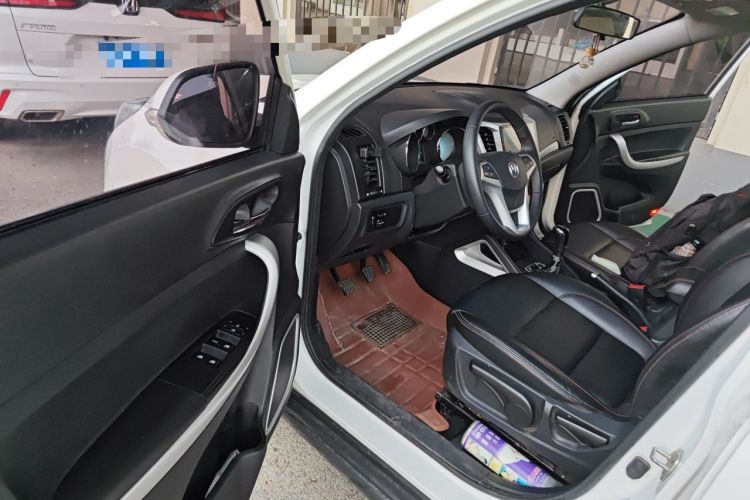 Used CHANGAN CS35 2015 1.6L Manual Luxury Model China IV Standard Driver Seat