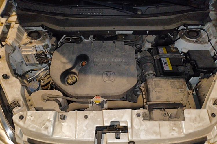 Used CHANGAN CS35 2015 1.6L Automatic Luxury Model China IV Standard Engine Bay