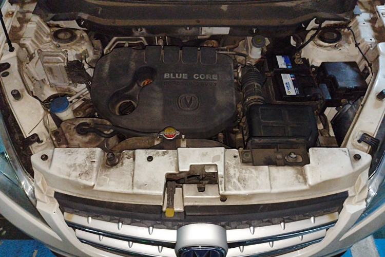 Used CHANGAN CS35 2015 1.6L Automatic Luxury Model China IV Standard Engine Bay