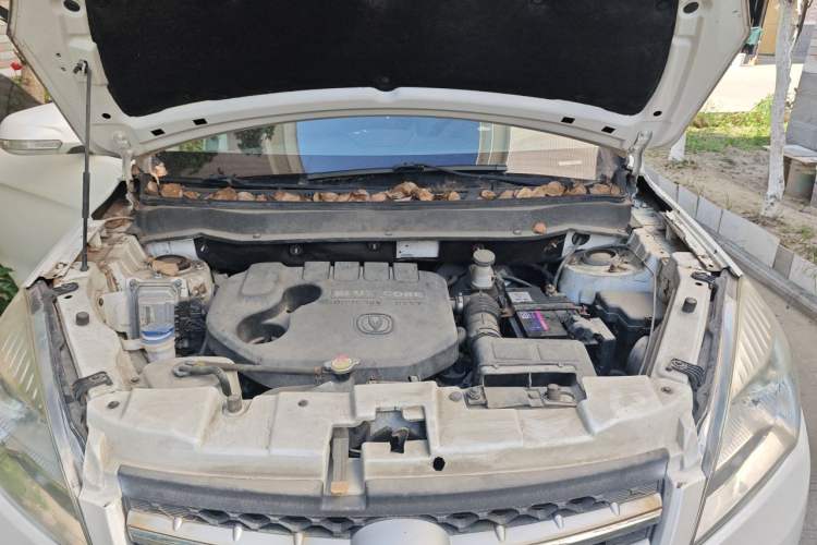 Used CHANGAN CS35 2015 1.6L Manual Luxury Model China IV Standard Engine Bay