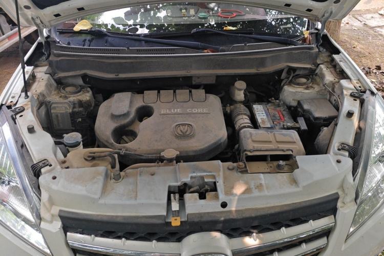 Used CHANGAN CS35 2015 1.6L Manual Luxury Model China IV Standard Engine Bay