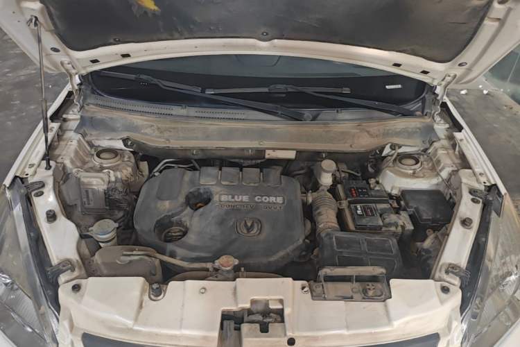 Used CHANGAN CS35 2015 1.6L Manual Luxury Model China IV Standard Engine Bay