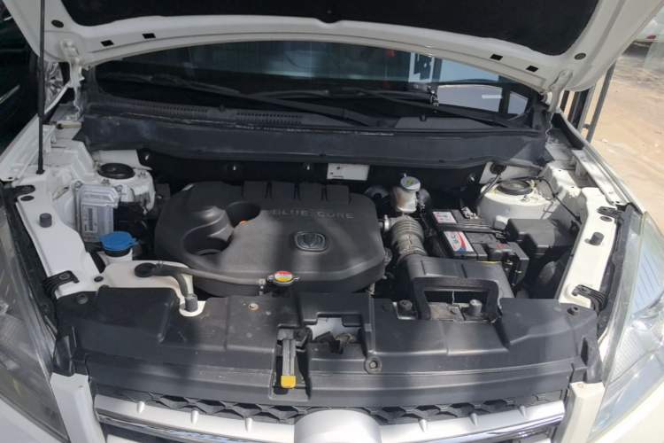 Used CHANGAN CS35 2015 1.6L Automatic Luxury Model China IV Standard Engine Bay