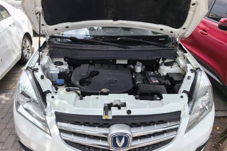 Used CHANGAN CS35 2015 1.6L Automatic Luxury Model China IV Standard Engine Bay