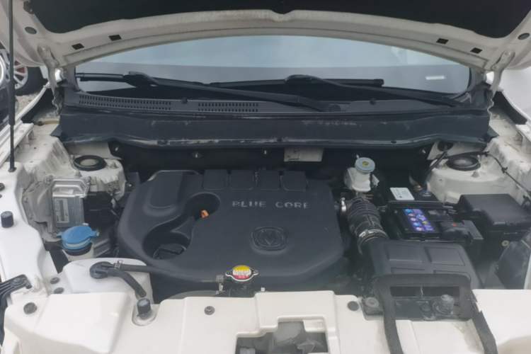Used CHANGAN CS35 2015 1.6L Automatic Luxury Model China IV Standard Engine Bay